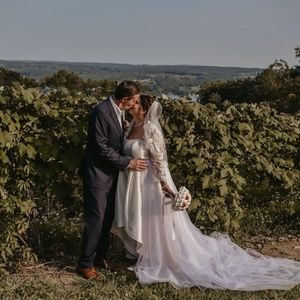 Only worn once Beautiful strapless wedding gown